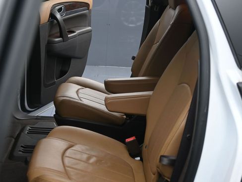 Used 2017 Buick Enclave Premium image 22