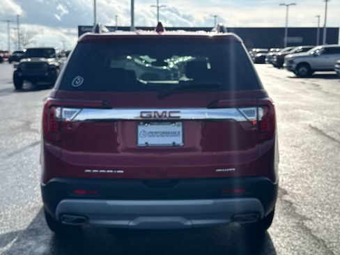Used 2023 GMC Acadia SLT image 4