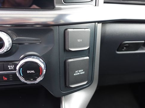 Used 2025 Ford F150 Lariat AWD/4WD image 49