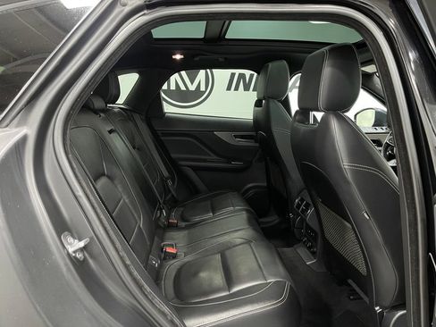 Used 2018 Jaguar F-PACE S image 32
