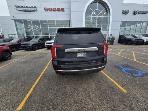 Used 2022 GMC Yukon SLT w/ SLT Premium Package image 5