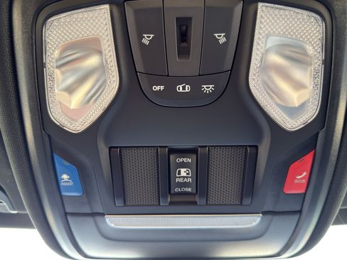 Used 2024 RAM 1500 Big Horn AWD/4WD image 35