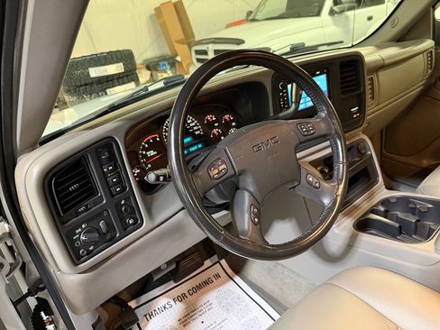 Used 2004 GMC Sierra 3500 SLT w/ Heavy-Duty Power Package AWD/4WD image 23
