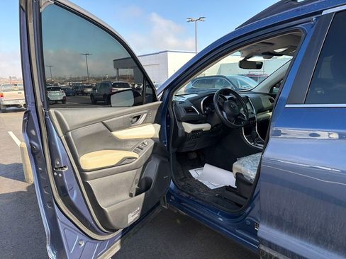Used 2022 Subaru Ascent Limited w/ Technology Package image 9