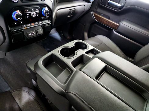 Used 2022 GMC Sierra 1500 Elevation image 17