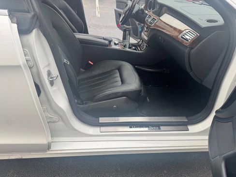 Used 2014 Mercedes-Benz CLS 550 w/ Premium 1 Package image 24
