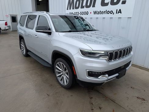 Used 2024 Jeep Wagoneer Series III w/ Flexible Seating Group image 8