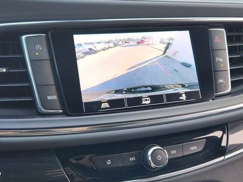 Used 2022 Buick Enclave Essence w/ Sport Touring Edition image 7