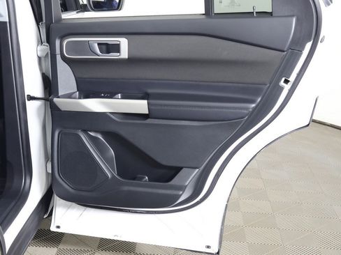 Used 2020 Ford Explorer XLT w/ Comfort Package image 26
