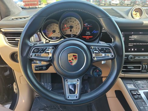 Used 2021 Porsche Macan Turbo AWD/4WD image 20