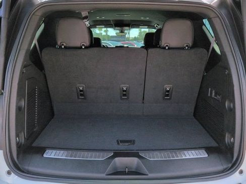 Used 2022 Chevrolet Tahoe Premier RWD image 13