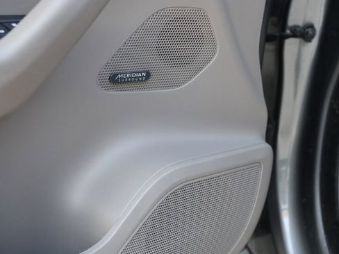 Used 2018 Jaguar F-PACE R-Sport image 12