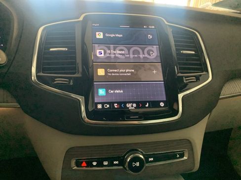 Used 2023 Volvo XC90 B6 Plus image 17