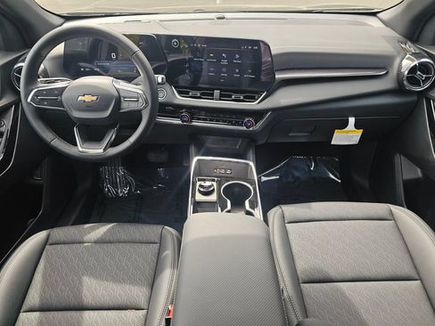 New 2026 Chevrolet Equinox LT w/ Convenience Package II AWD/4WD image 17