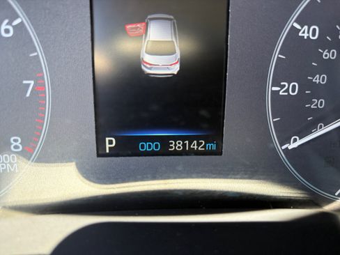 Used 2025 Toyota Corolla LE FWD image 14