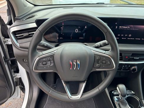 Used 2025 Buick Encore GX Preferred FWD image 27