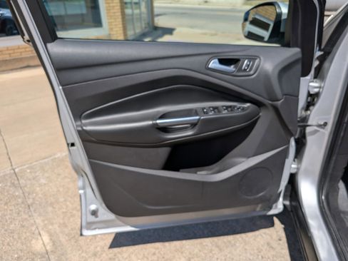 Used 2018 Ford Escape SE AWD/4WD image 9