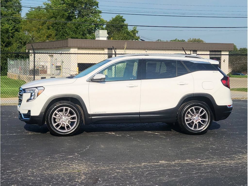 Used 2024 GMC Terrain SLT w/ Tech Package AWD/4WD image 7