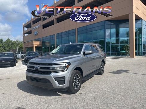 Used 2024 Ford Expedition XLT RWD image 1