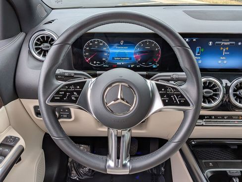 Certified 2025 Mercedes-Benz GLA 250 image 19