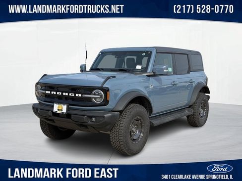 New 2025 Ford Bronco Outer Banks w/ Sasquatch Package AWD/4WD image 1