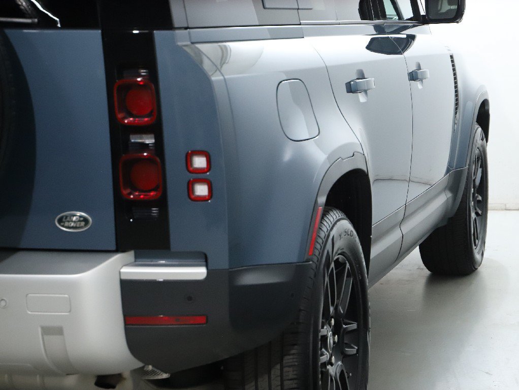 Used 2021 Land Rover Defender 110 S AWD/4WD image 8
