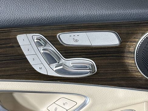 Used 2022 Mercedes-Benz GLC 300 GLC 300 w/ Premium Package Lite image 11