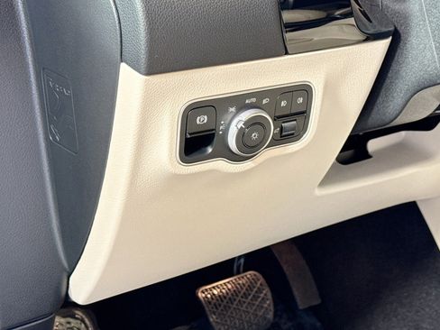 Certified 2025 Mercedes-Benz GLA 250 image 10