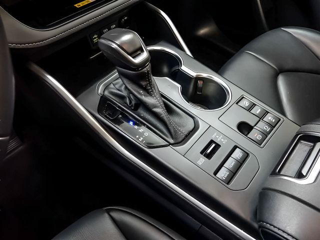 Used 2023 Toyota Highlander XLE AWD/4WD image 21