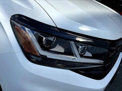 Used 2023 Volkswagen Atlas SEL R-Line image 34