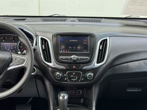Used 2021 Chevrolet Equinox LT AWD/4WD image 16