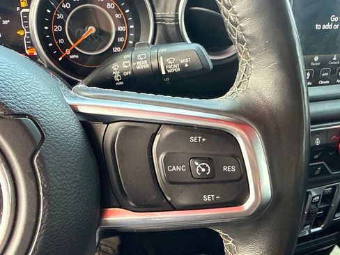 Used 2018 Jeep Wrangler Unlimited Sahara w/ Dual Top Group AWD/4WD image 16