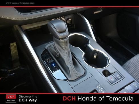 Used 2021 Toyota Highlander L image 11