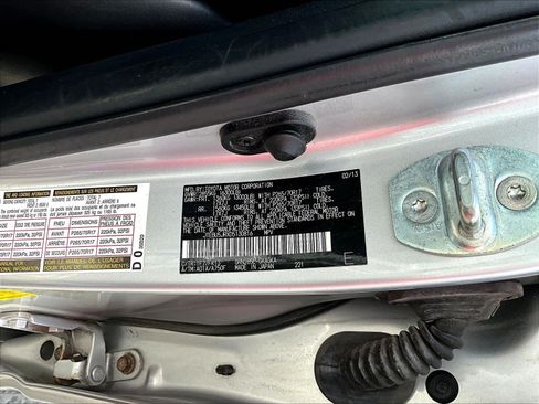 Used 2013 Toyota 4Runner SR5 AWD/4WD image 19