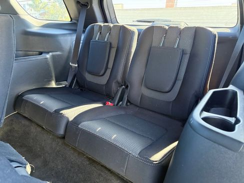 Used 2018 Ford Explorer XLT w/ Equipment Group 201A image 17