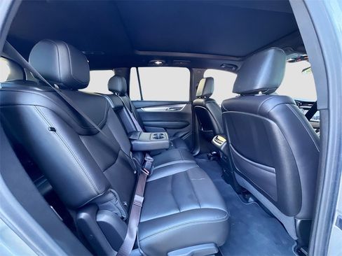 Used 2023 Cadillac XT6 Luxury image 30