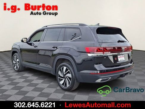 Used 2025 Volkswagen Atlas SE AWD/4WD image 4