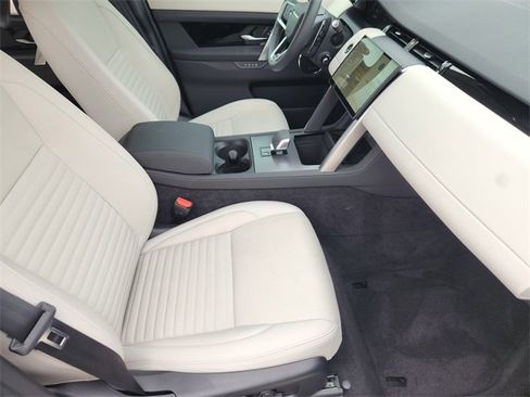 Used 2025 Land Rover Discovery Sport S image 3