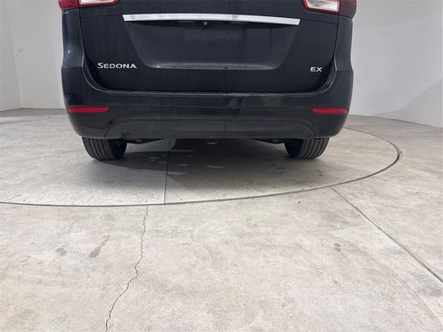 Used 2016 Kia Sedona EX image 24