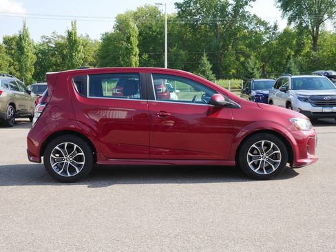 Used 2017 Chevrolet Sonic LT w/ Fun and Sun Package FWD image 8