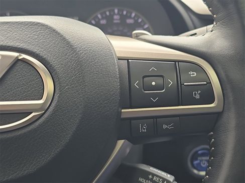 Used 2022 Lexus RX 450hL Luxury image 19
