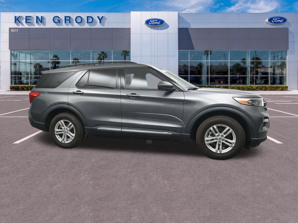 Used 2023 Ford Explorer XLT w/ Equipment Group 202A AWD/4WD image 5