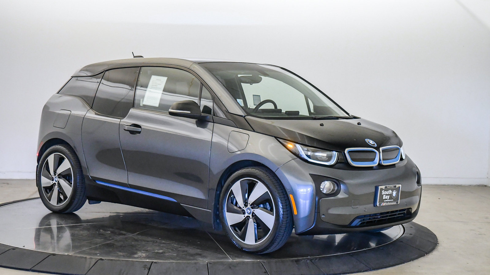 Used 2017 BMW i3 w/ Range Extender RWD image 5
