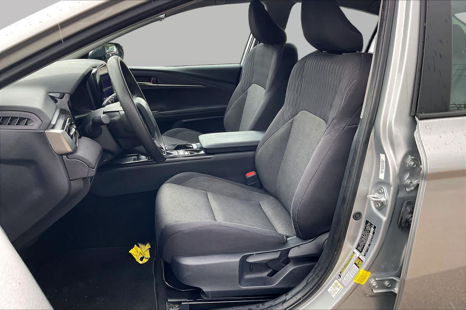 Used 2025 Toyota Camry LE FWD image 8