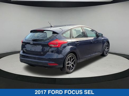 Used 2017 Ford Focus SEL w/ Cold Weather Package image 4