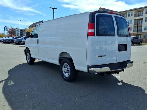 New 2026 Chevrolet Express 2500 Extended w/ Driver Convenience Package RWD image 34
