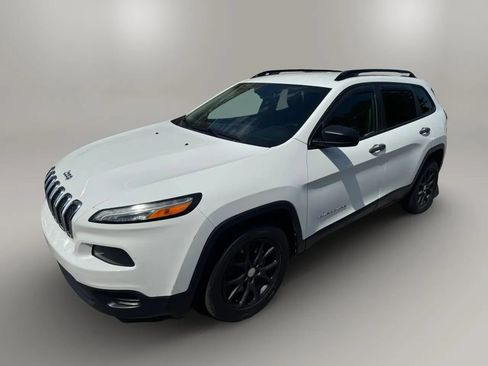 Used 2016 Jeep Cherokee Sport FWD image 7