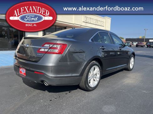 Used 2016 Ford Taurus SE image 4