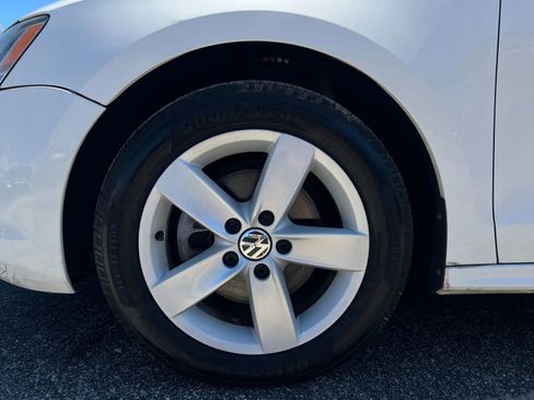 Used 2012 Volkswagen Jetta TDI w/ TDI Appearance Pkg image 10