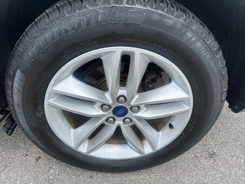 Used 2018 Ford Edge SEL AWD/4WD image 9